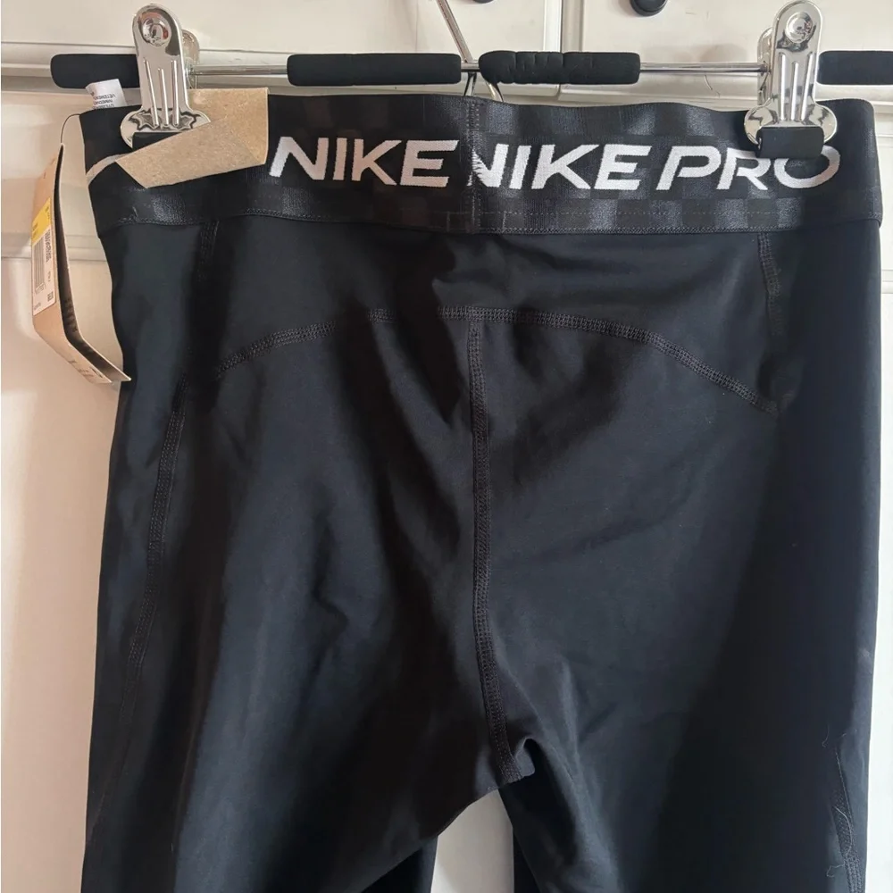 Nike Pro Women’s Leggings - Picture 4 of 5